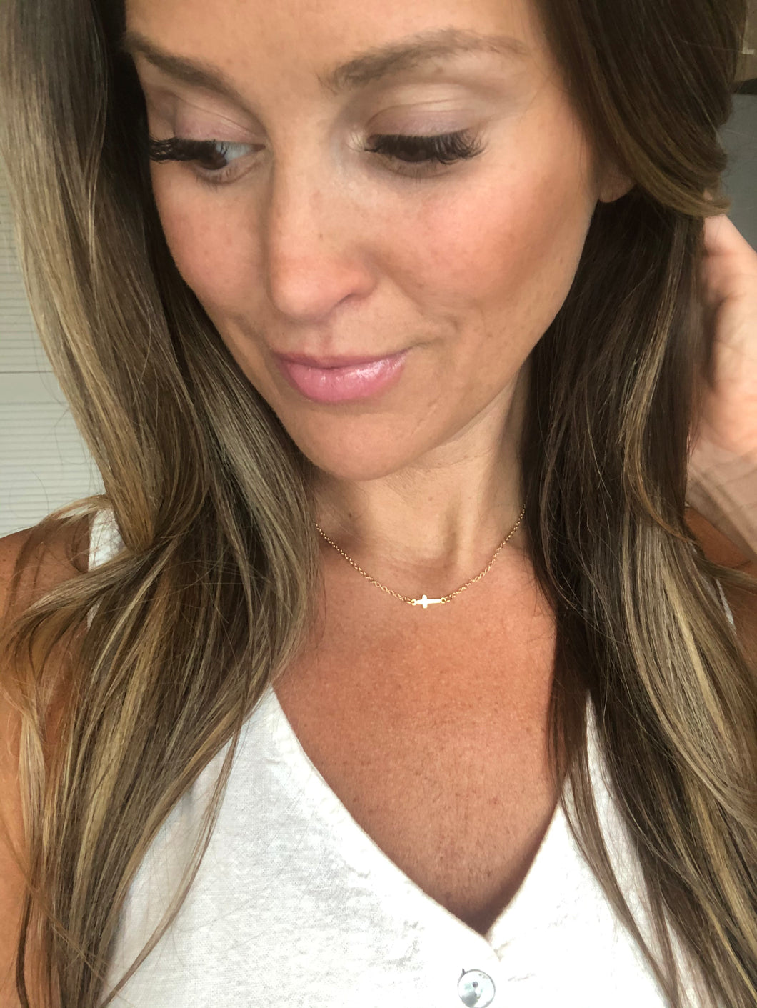 Cross Necklace Lennon & Luxe